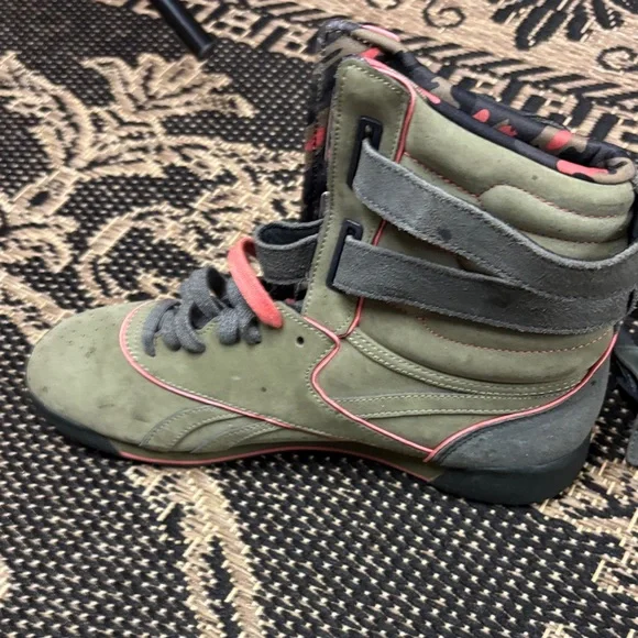 Reebok High-Top Sneakers with Straps women’s size 8.5 - Picture 5 of 9